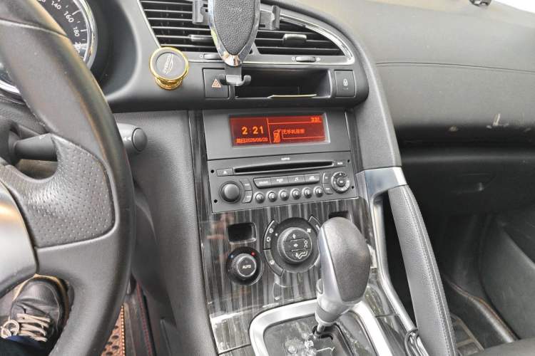 Used Peugeot 3008 2015 2.0L Automatic Trend Edition Audio And AC Panel