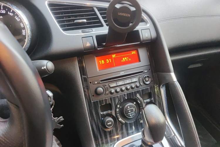 Used Peugeot 3008 2015 1.6THP Automatic Trend Edition Audio And AC Panel