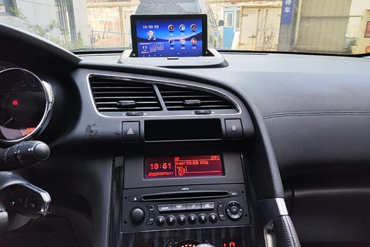 Used Peugeot 3008 2015 1.6THP Automatic Trend Edition Audio And AC Panel