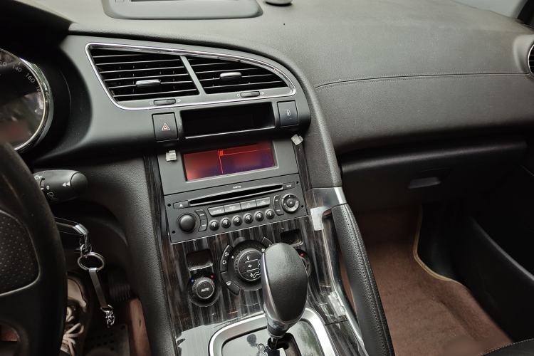Used Peugeot 3008 2015 1.6THP Automatic Trend Edition Audio And AC Panel
