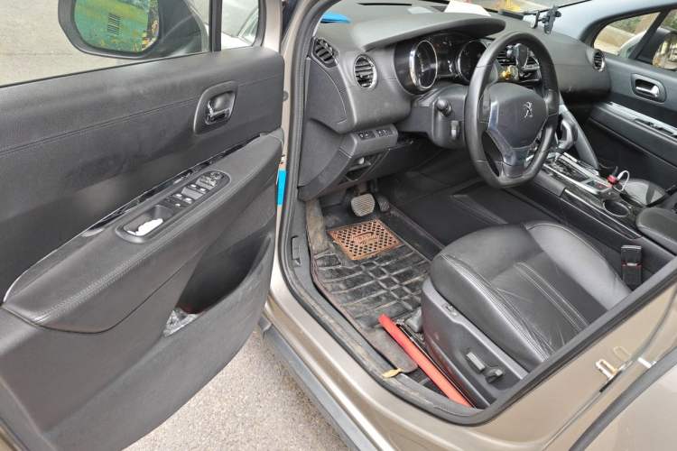 Used Peugeot 3008 2015 2.0L Automatic Trend Edition Driver Seat