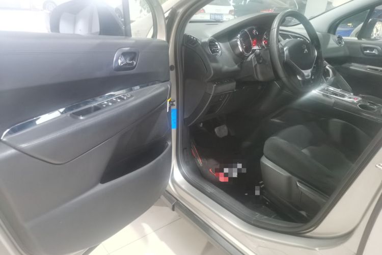 Used Peugeot 3008 2015 2.0L Automatic Classic Edition Driver Seat