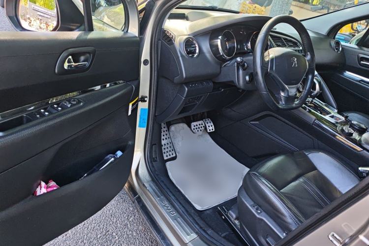 Used Peugeot 3008 2015 1.6THP Automatic Prestige Edition Driver Seat