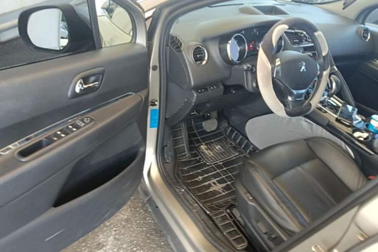 Used Peugeot 3008 2015 2.0L Automatic Trend Edition Driver Seat