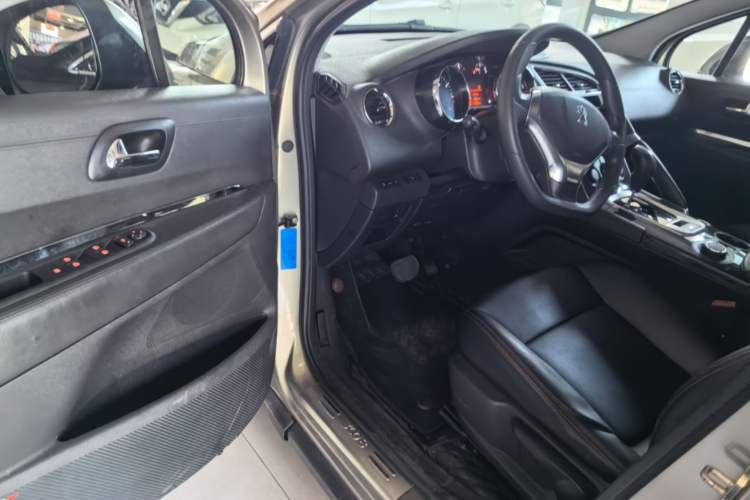 Used Peugeot 3008 2015 1.6THP Automatic Classic Edition Driver Seat
