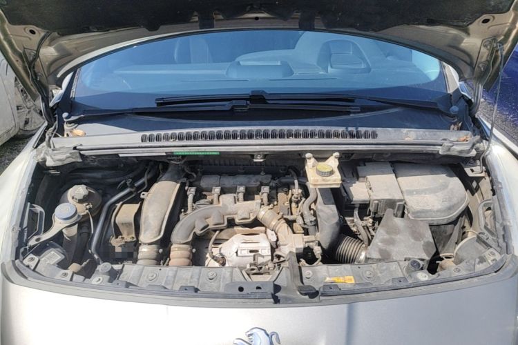 Used Peugeot 3008 2015 1.6THP Automatic Trend Edition Engine Bay