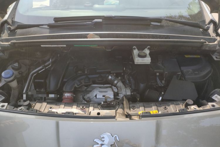 Used Peugeot 3008 2015 1.6THP Automatic Trend Edition Engine Bay