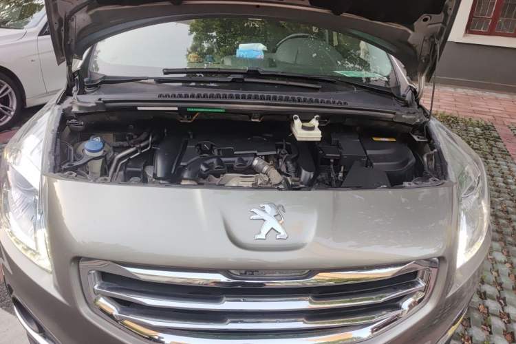 Used Peugeot 3008 2015 1.6THP Automatic Trend Edition Engine Bay