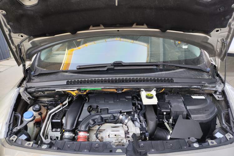 Used Peugeot 3008 2015 1.6THP Automatic Trend Edition Engine Bay