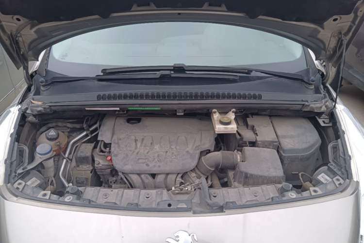 Used Peugeot 3008 2015 2.0L Automatic Classic Edition Engine Bay