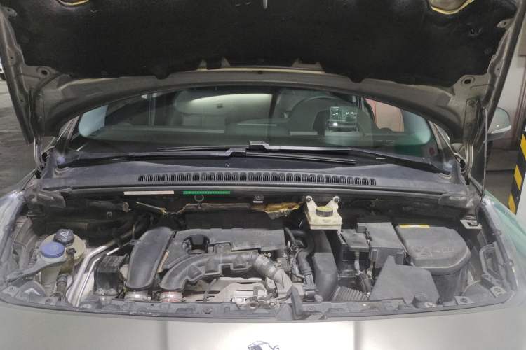 Used Peugeot 3008 2015 1.6THP Automatic Prestige Edition Engine Bay