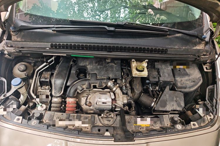 Used Peugeot 3008 2015 1.6THP Automatic Prestige Edition Engine Bay