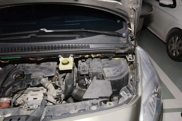 Used Peugeot 3008 2015 1.6THP Automatic Classic Edition Engine Bay Left