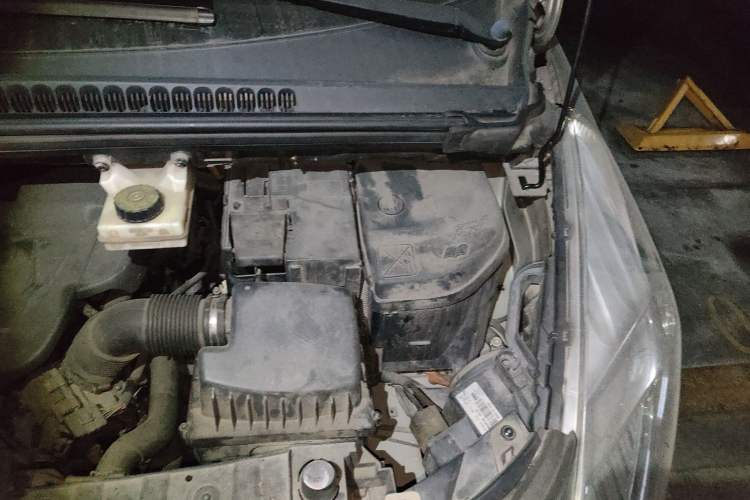 Used Peugeot 3008 2015 2.0L Automatic Trend Edition Engine Bay Left