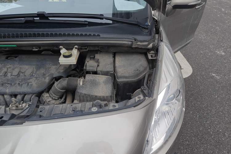 Used Peugeot 3008 2015 2.0L Automatic Classic Edition Engine Bay Left