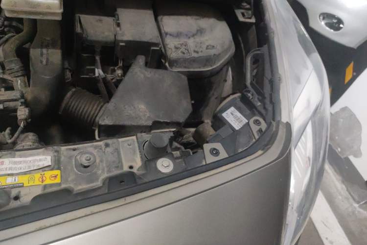 Used Peugeot 3008 2015 1.6THP Automatic Classic Edition Engine Bay Left