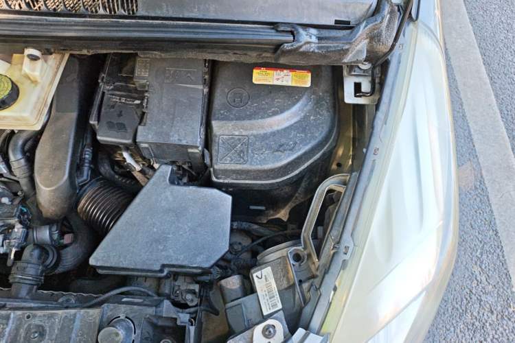 Used Peugeot 3008 2015 1.6THP Automatic Prestige Edition Engine Bay Left