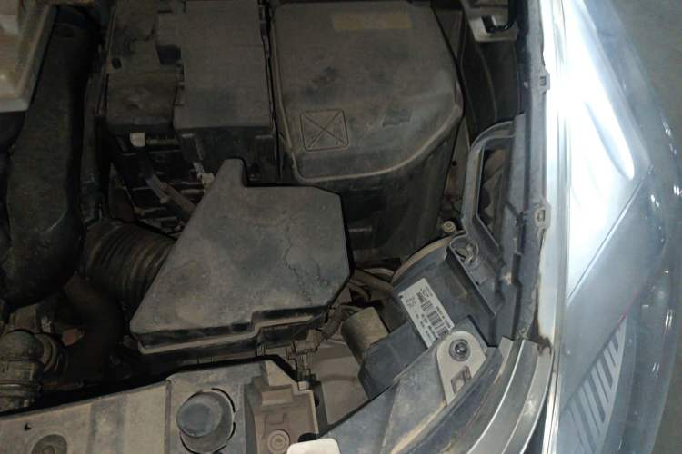 Used Peugeot 3008 2015 1.6THP Automatic Trend Edition Engine Bay Left