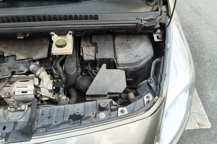 Used Peugeot 3008 2015 1.6THP Automatic Prestige Edition Engine Bay Left