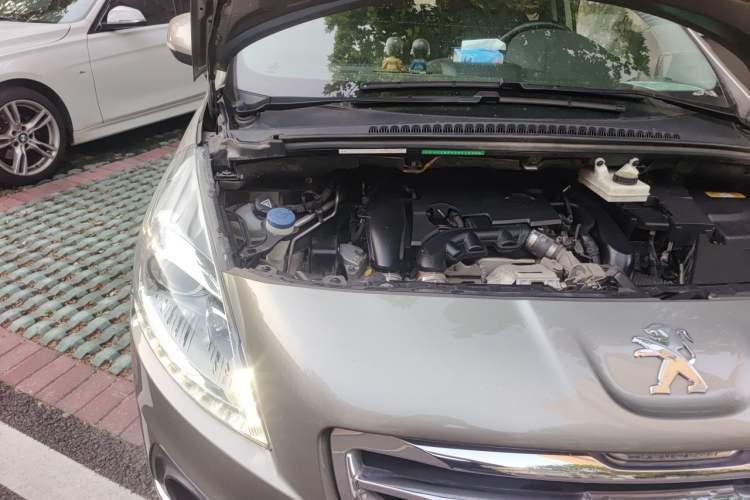 Used Peugeot 3008 2015 1.6THP Automatic Trend Edition Engine Bay Right