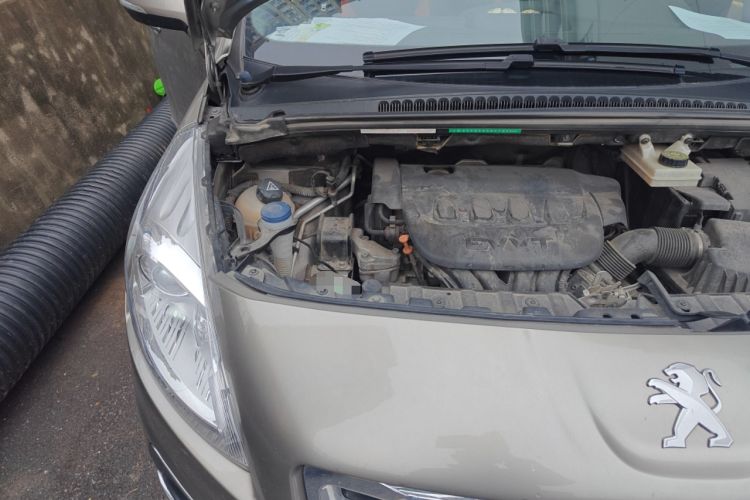 Used Peugeot 3008 2015 2.0L Automatic Classic Edition Engine Bay Right