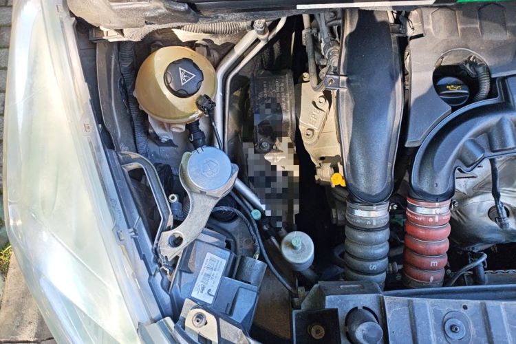 Used Peugeot 3008 2015 1.6THP Automatic Prestige Edition Engine Bay Right