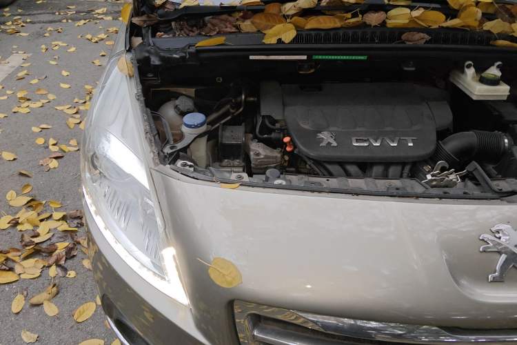Used Peugeot 3008 2015 2.0L Automatic Trend Edition Engine Bay Right