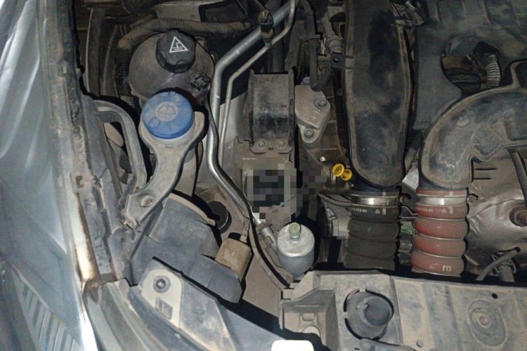 Used Peugeot 3008 2015 1.6THP Automatic Trend Edition Engine Bay Right