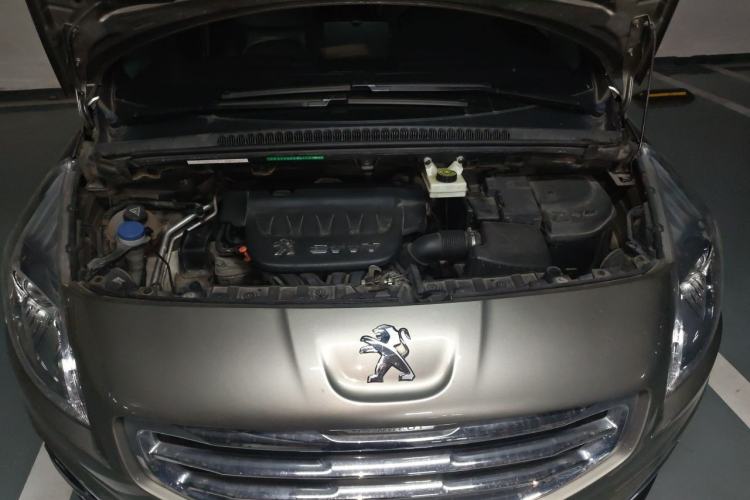 Used Peugeot 3008 2015 2.0L Automatic Trend Edition Engine Bay