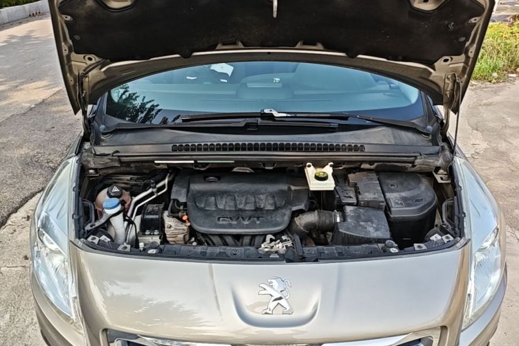 Used Peugeot 3008 2015 2.0L Automatic Classic Edition Engine Bay