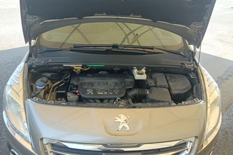 Used Peugeot 3008 2015 2.0L Automatic Trend Edition Engine Bay