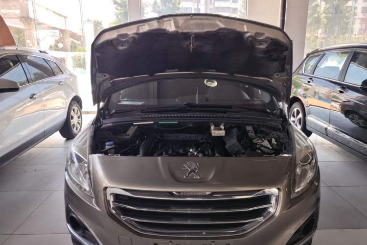Used Peugeot 3008 2015 1.6THP Automatic Classic Edition Engine Bay