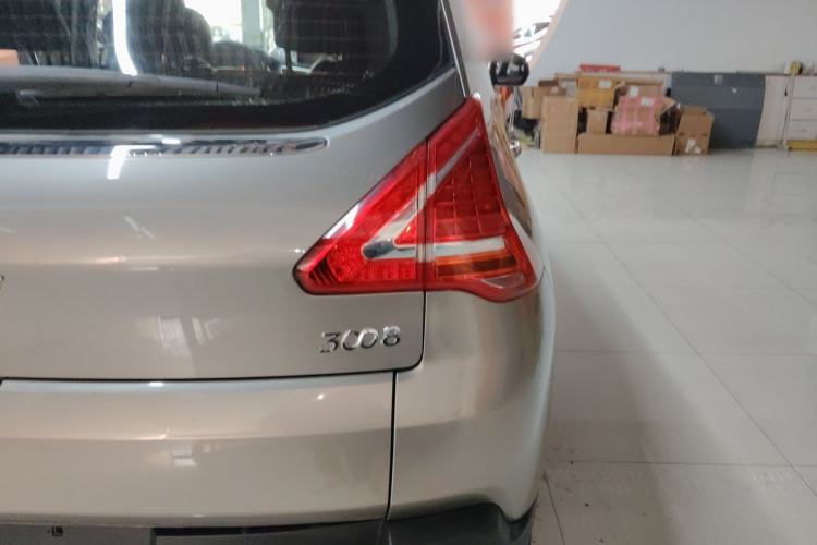 Used Peugeot 3008 2015 2.0L Automatic Classic Edition Exterior 6