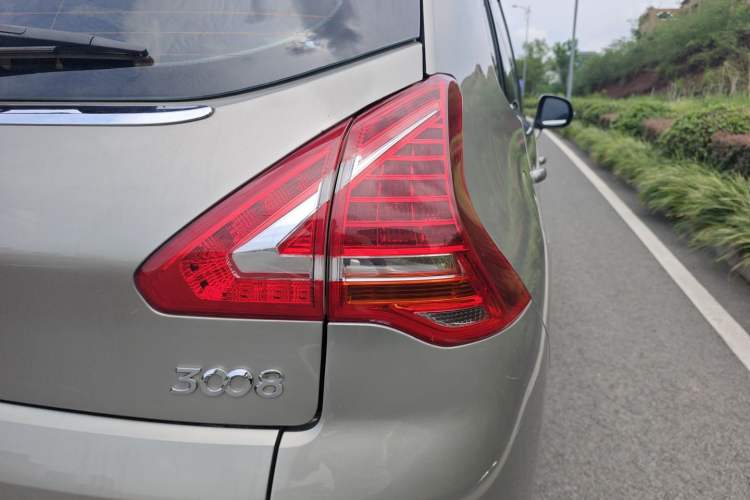 Used Peugeot 3008 2015 2.0L Automatic Trend Edition Exterior 9