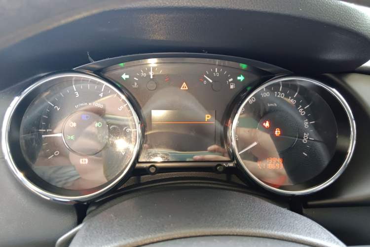 Used Peugeot 3008 2015 1.6THP Automatic Classic Edition Instrument Cluster