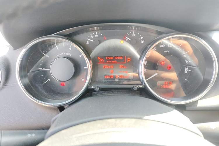 Used Peugeot 3008 2015 1.6THP Automatic Trend Edition Instrument Cluster