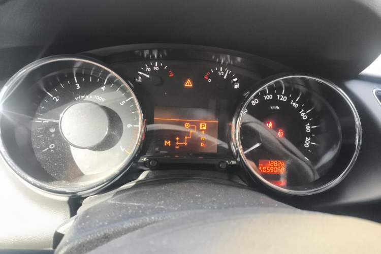 Used Peugeot 3008 2015 2.0L Automatic Classic Edition Instrument Cluster