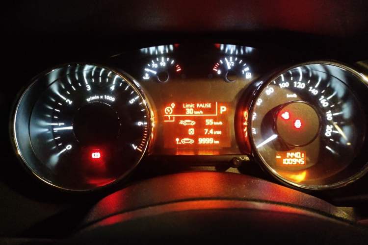 Used Peugeot 3008 2015 2.0L Automatic Trend Edition Instrument Cluster