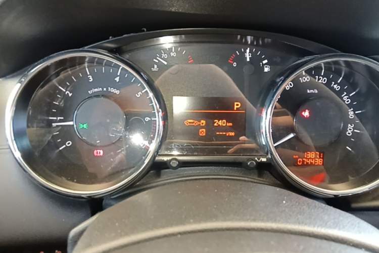 Used Peugeot 3008 2015 2.0L Automatic Trend Edition Instrument Cluster