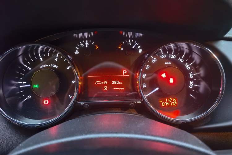 Used Peugeot 3008 2015 2.0L Automatic Trend Edition Instrument Cluster