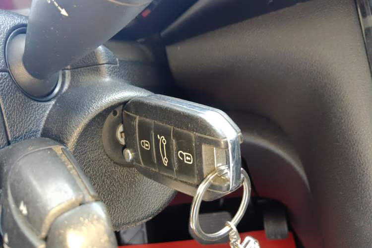 Used Peugeot 3008 2015 1.6THP Automatic Classic Edition Interior 1