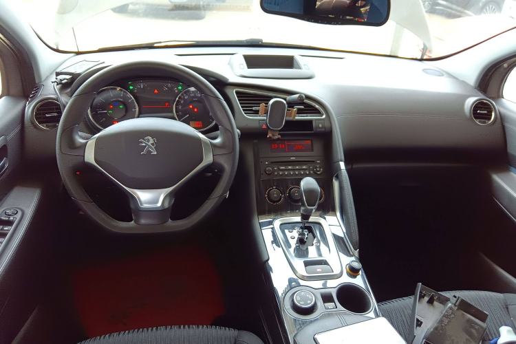 Used Peugeot 3008 2015 1.6THP Automatic Classic Edition Interior 2