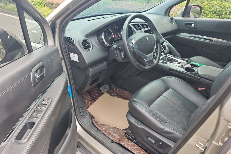 Used Peugeot 3008 2015 2.0L Automatic Trend Edition Interior 2