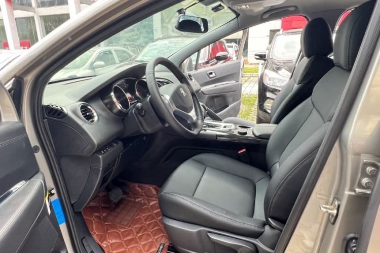 Used Peugeot 3008 2015 1.6THP Automatic Classic Edition Interior 2