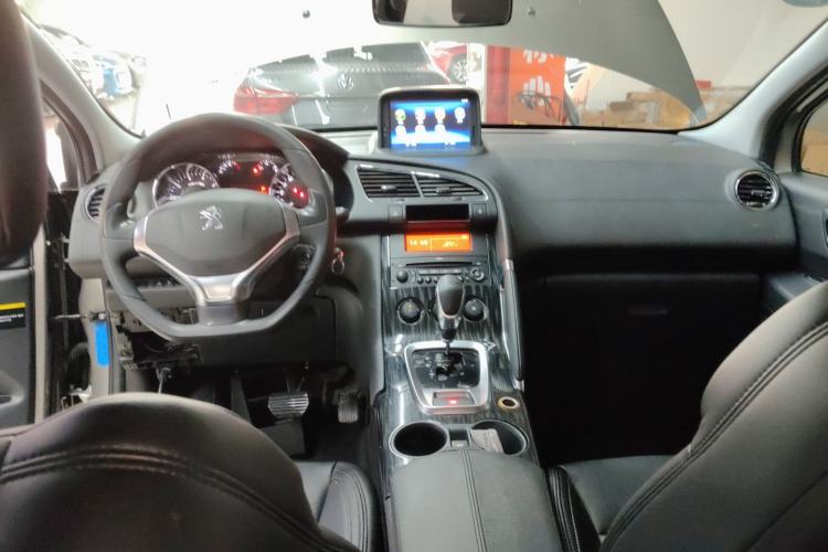 Used Peugeot 3008 2015 2.0L Automatic Classic Edition Interior 2
