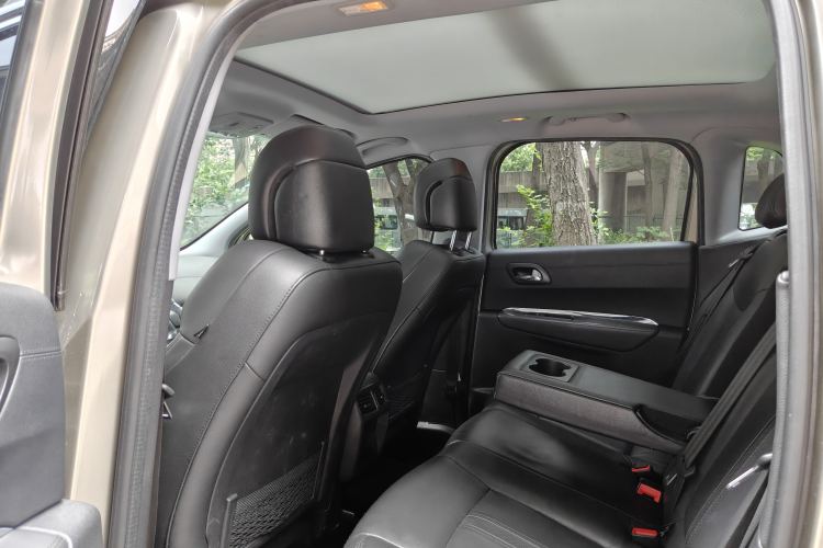Used Peugeot 3008 2015 1.6THP Automatic Prestige Edition Interior 4
