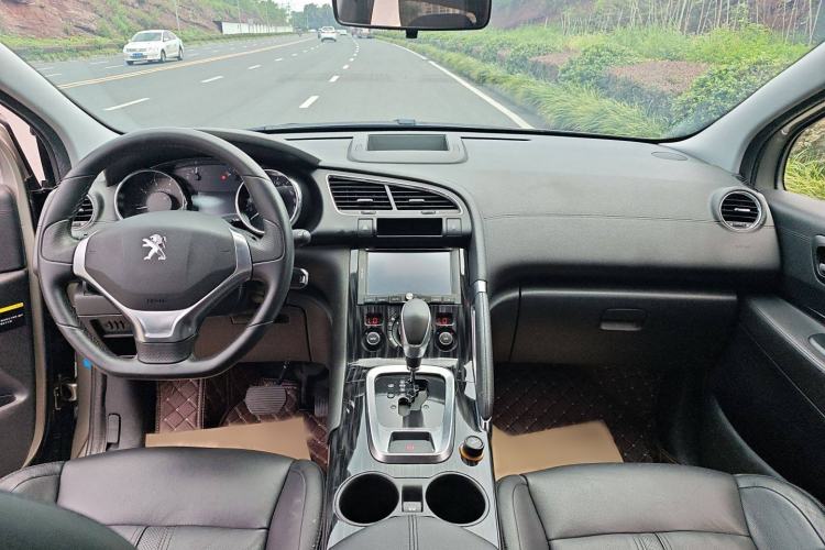 Used Peugeot 3008 2015 2.0L Automatic Trend Edition Interior 4