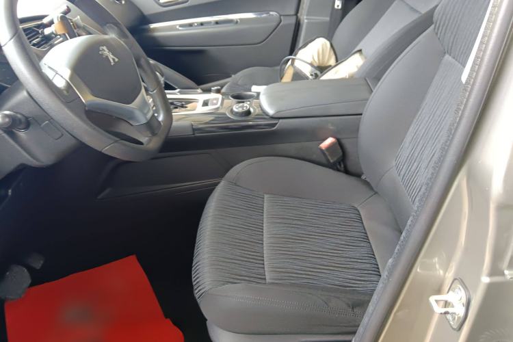 Used Peugeot 3008 2015 1.6THP Automatic Classic Edition Left Front Seat