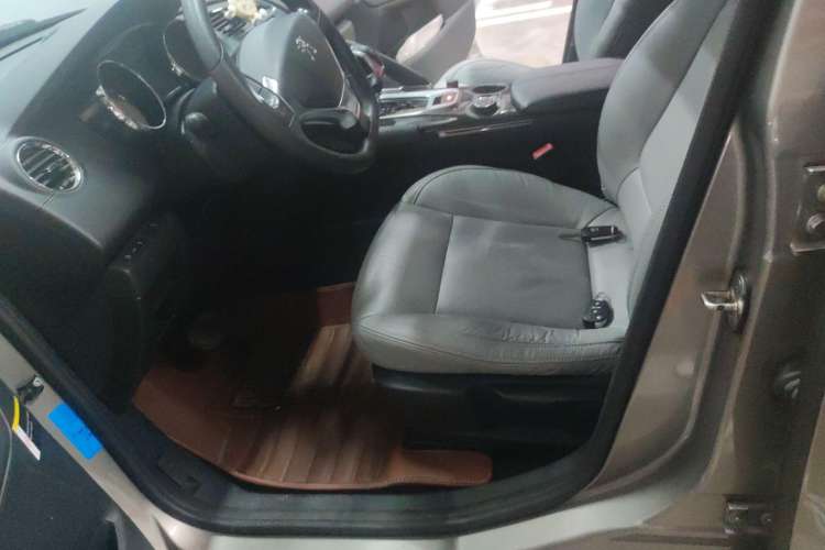 Used Peugeot 3008 2015 1.6THP Automatic Classic Edition Left Front Seat