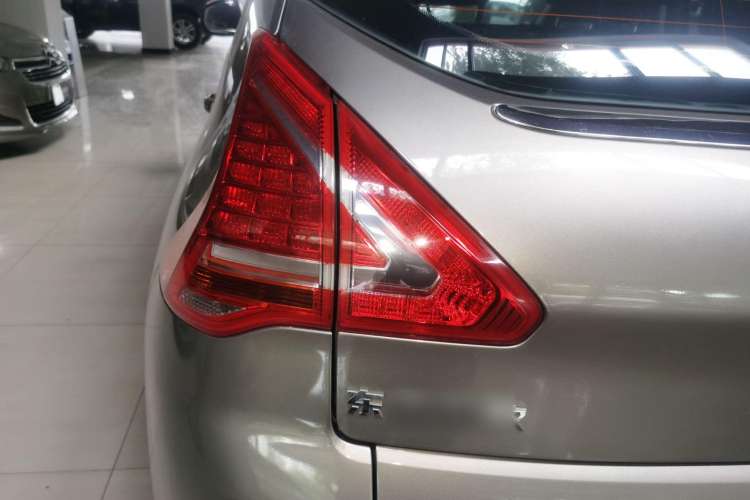 Used Peugeot 3008 2015 2.0L Automatic Classic Edition Left Rear Taillight